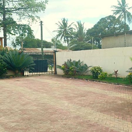 Shamool Hotel Dar es Salaam Exterior photo